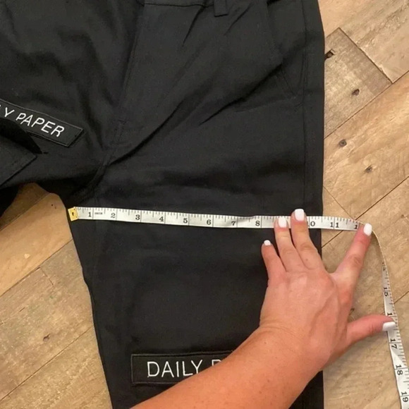 Daily Paper
logo patch cargo trousers - Picture 10 of 12
